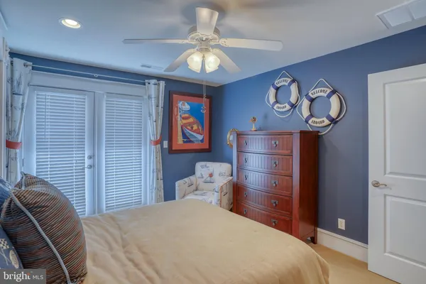 a view of a livingroom with furniture