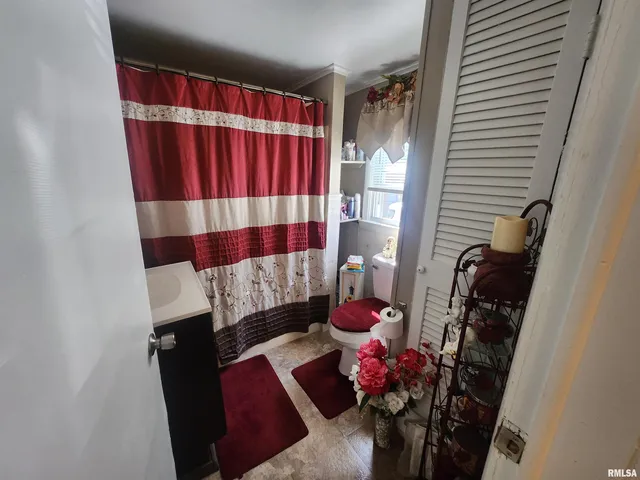 $64,900 | 118 Missouri Street, Pinckneyville, IL 62274