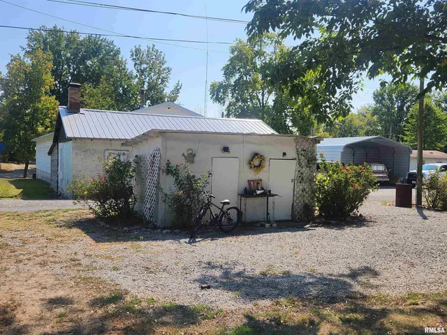 $64,900 | 118 Missouri Street, Pinckneyville, IL 62274