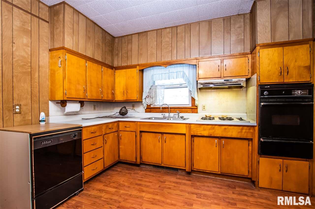 350 West Maple Street Canton, IL 61520 - Photo 8 of 27 Gallery Image 8