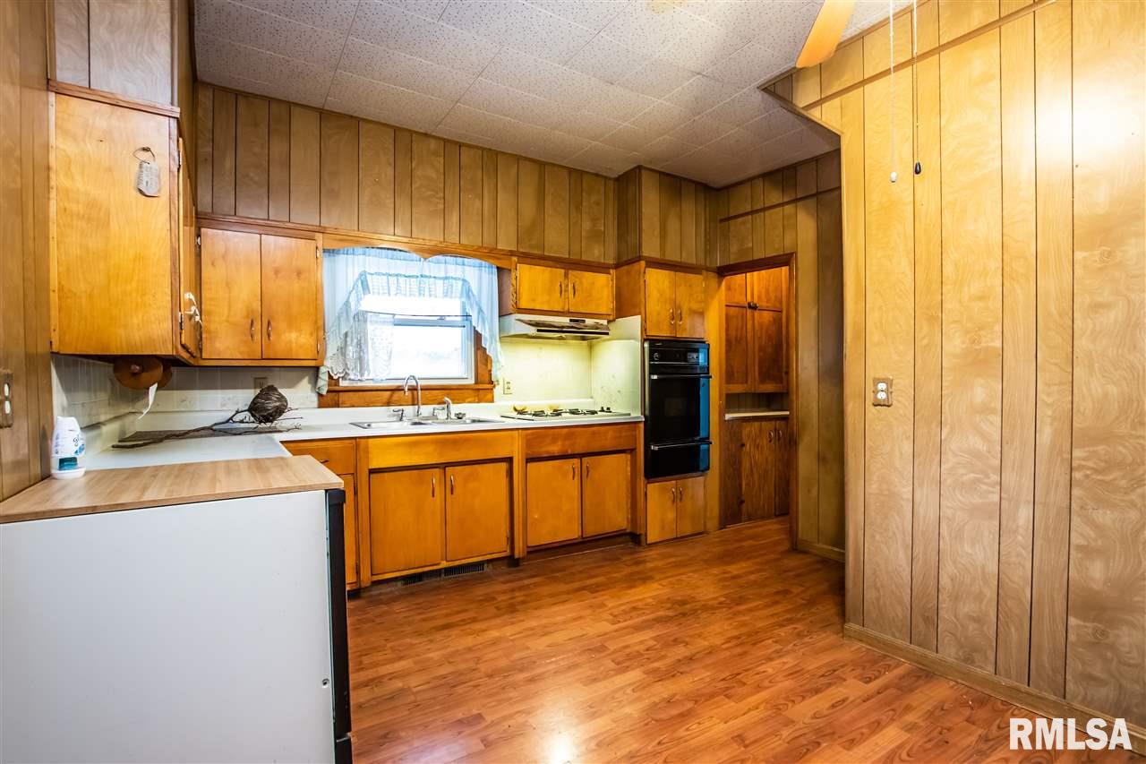 350 West Maple Street Canton, IL 61520 - Photo 9 of 27 Gallery Image 9