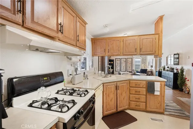 $119,900 | 530 West Devonshire Avenue, Unit 23, Hemet, CA 92543