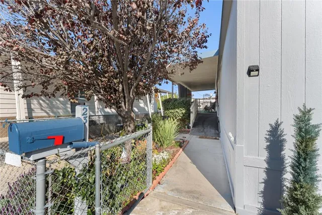 $119,900 | 530 West Devonshire Avenue, Unit 23, Hemet, CA 92543