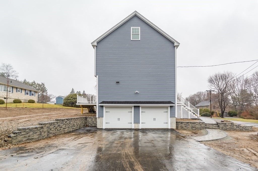 15 Brookfield Road Methuen, MA 01844 - Photo 5 of 42 Gallery Image 5