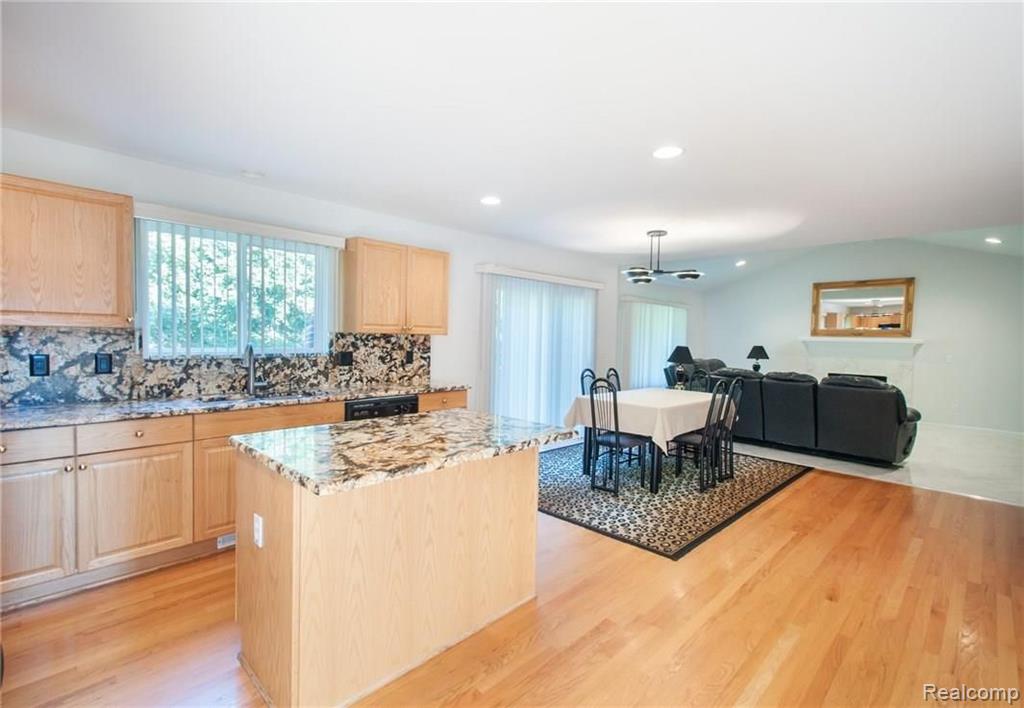 2825 Long Meadow Lane Rochester Hills, MI 48307 - Photo 16 of 58 Gallery Image 16