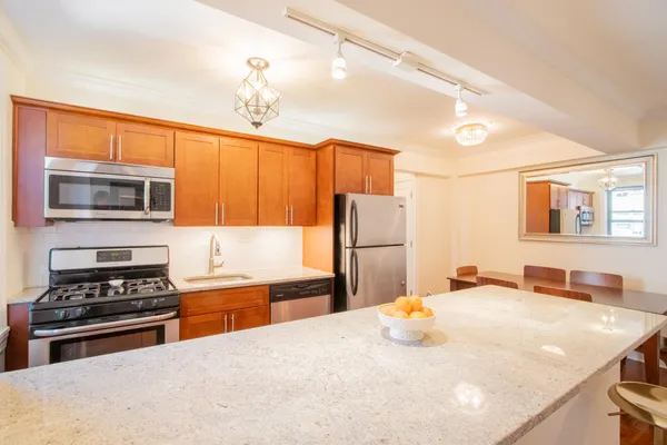 $559,000 | 4523 Broadway, Unit 6G | Hudson Heights