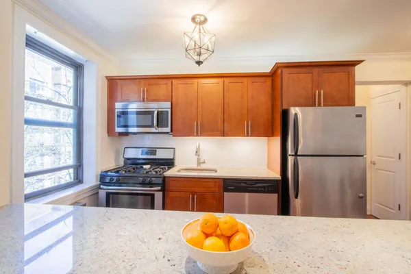 $559,000 | 4523 Broadway, Unit 6G | Hudson Heights