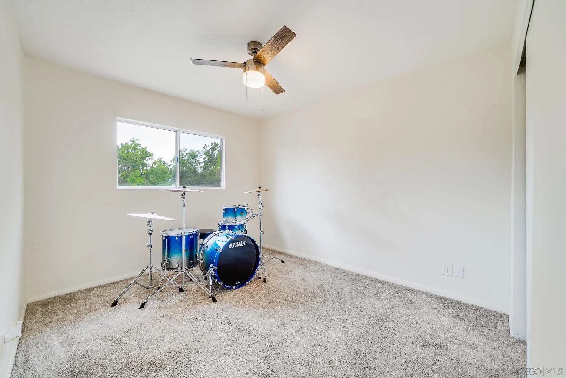 119 Smilax Road Vista, CA 92083 - Photo 20 of 36 Gallery Image 20