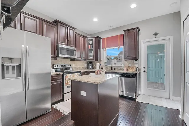 $299,000 | 505 Waterside Pointe Drive, Unit 87, Groveland, FL 34736