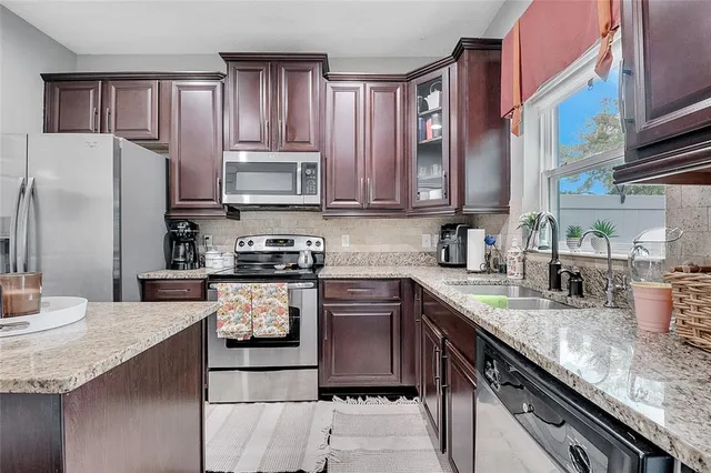 $299,000 | 505 Waterside Pointe Drive, Unit 87, Groveland, FL 34736