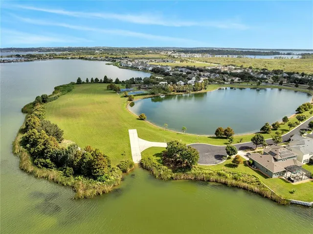 $299,000 | 505 Waterside Pointe Drive, Unit 87, Groveland, FL 34736