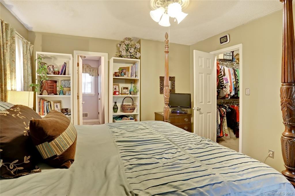 11106 5 Cedars Road Charlotte, NC 28226 - Photo 9 of 12 Gallery Image 9