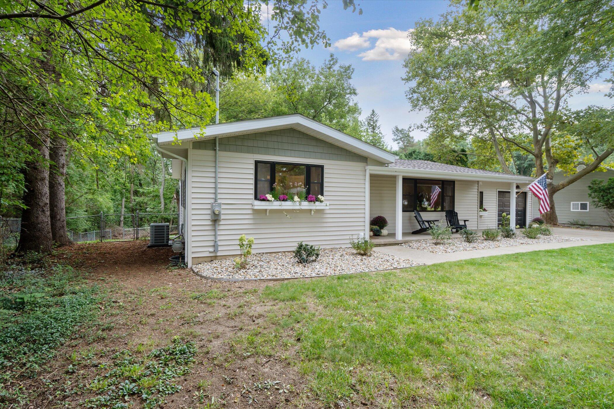 3399 Pine Ridge Drive Jackson, MI 49201 - Photo 2 of 51 02-3399-Pine-Ridge-Dr-Jackson-MI-49201-W