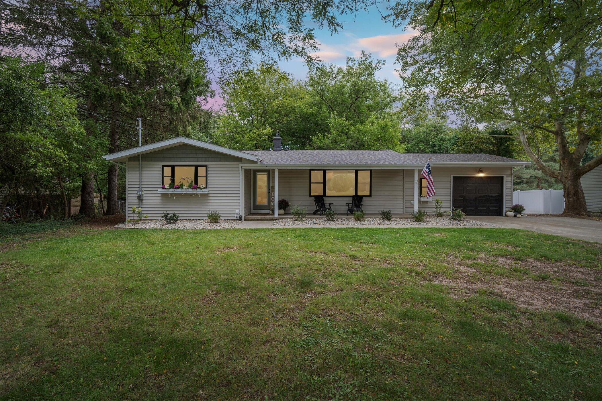 3399 Pine Ridge Drive Jackson, MI 49201 - Photo 5 of 51 01-3399-Pine-Ridge-Dr-Jackson-MI-49201-W