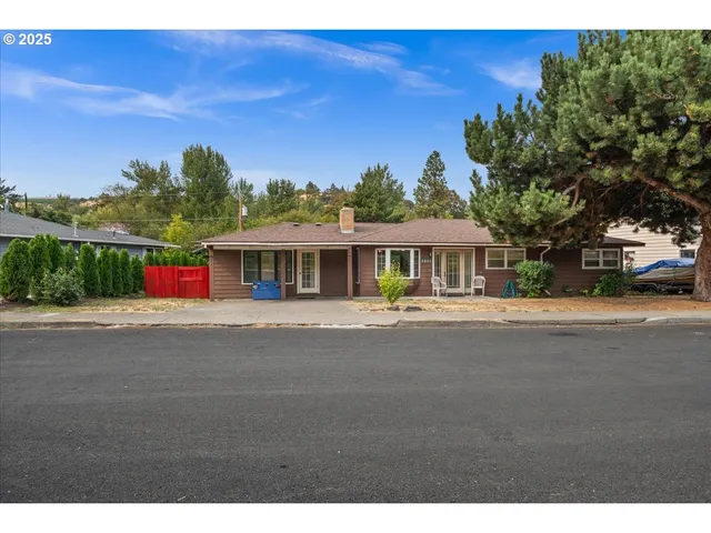 $385,000 | 2405 Wright Street, The Dalles, OR 97058