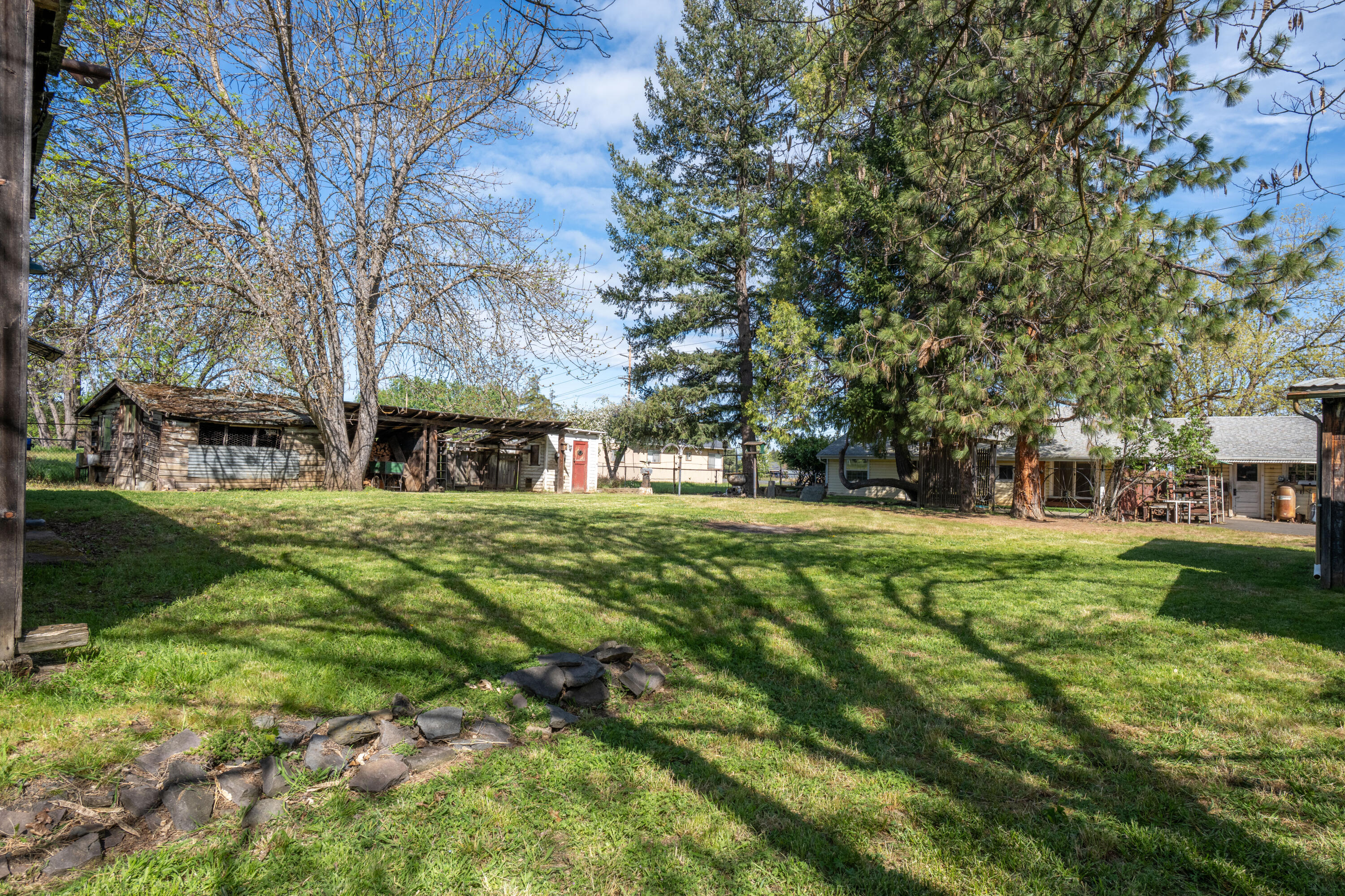 1467 South Stage Road Medford, OR 97501 - Photo 17 of 25 S Stage018