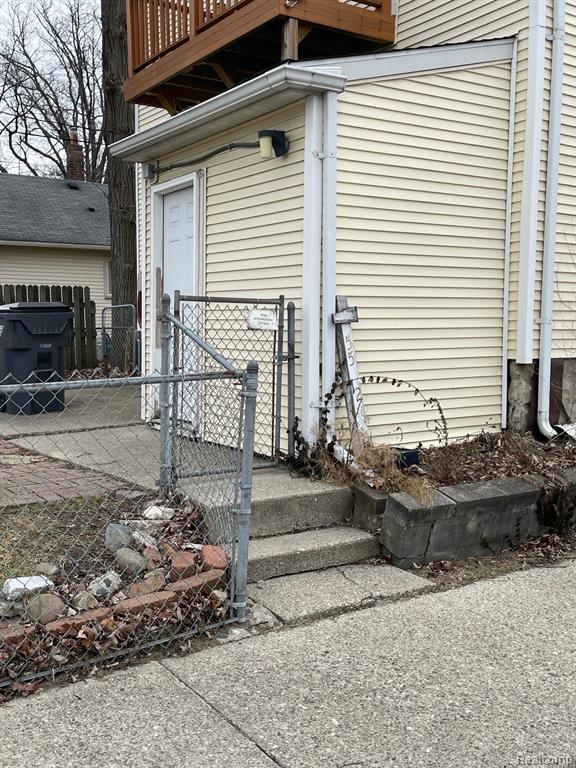 55.5 Kensington Boulevard Pleasant Ridge, MI 48069 - Photo 3 of 19