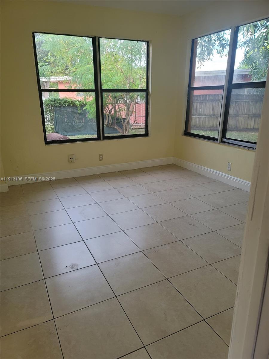 Westside North Miami, FL 33167 - Photo 10 of 11
