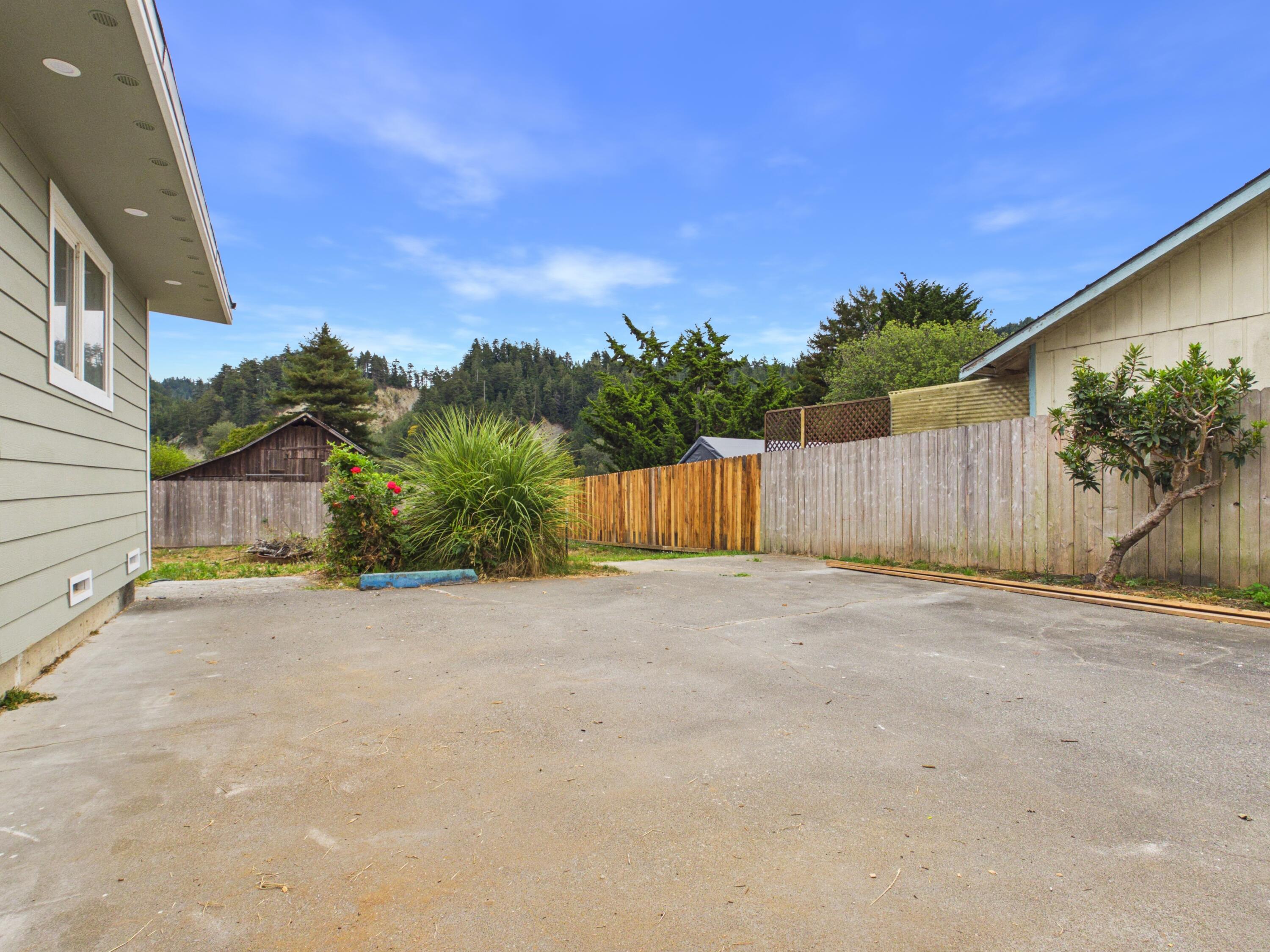 680 Gunnerson Lane Rio Dell, CA 95562 - Photo 29 of 45 Gallery Image 29