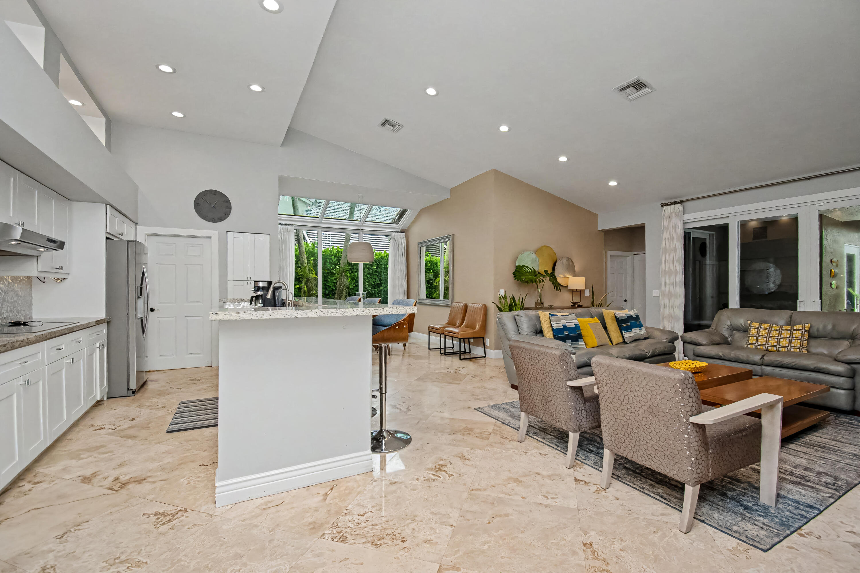 2653 Northwest 46th Street Boca Raton, FL 33434 - Photo 6 of 46 D3DCC29E-5B3A-4AEB-8A62-FAB4493A7C04