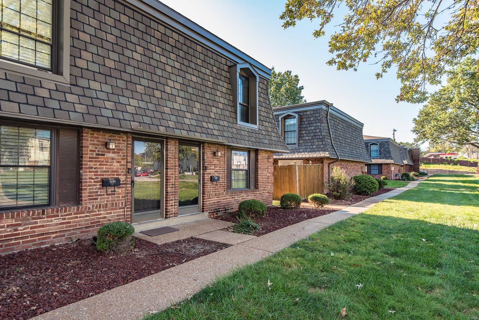1892 Union Road St. Louis, MO 63125 - Photo 1 of 20 Gallery Image 1