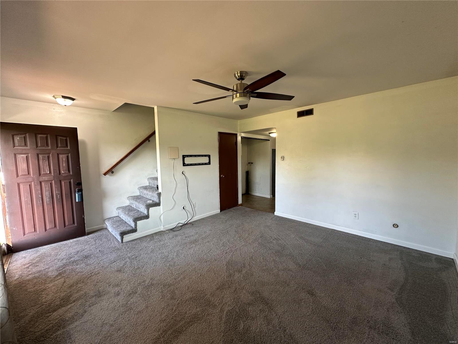 1892 Union Road St. Louis, MO 63125 - Photo 4 of 20 Gallery Image 4