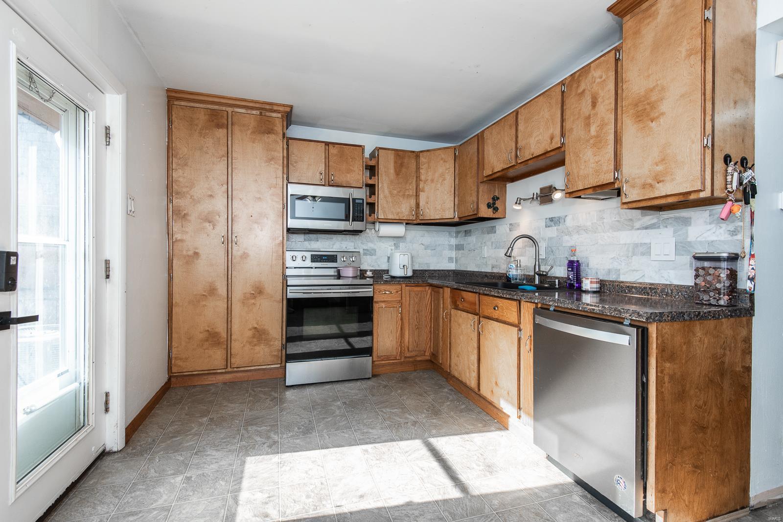 1892 Union Road St. Louis, MO 63125 - Photo 7 of 20 Gallery Image 7