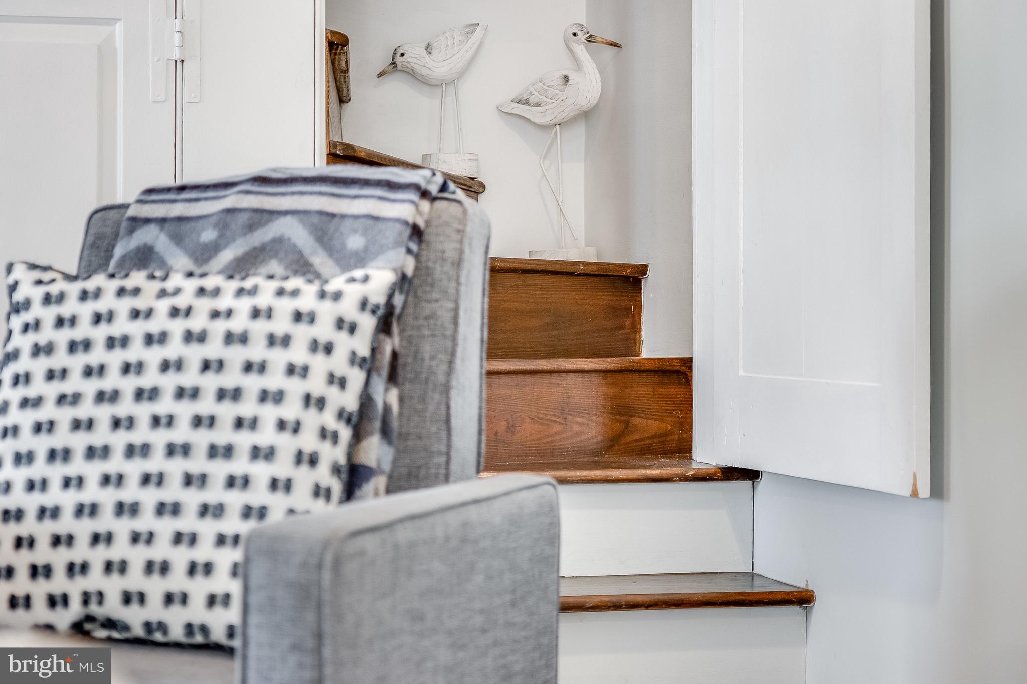 112 West 3rd Street Lewes, DE 19958 - Photo 16 of 73 Curved staircase