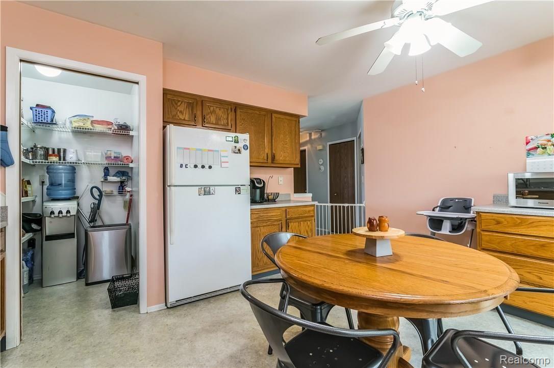 453 Fairgrove Street Romeo, MI 48065 - Photo 14 of 25 010-4959312-large.jpg