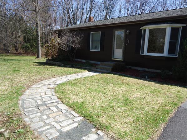14 Greenwich Road Amherst, MA 01002 - Photo 3 of 17 Gallery Image 3