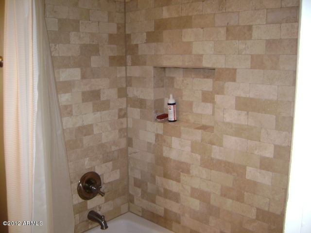 361 East Alvarado Road Phoenix, AZ 85004 - Photo 10 of 21 Guest Bathroom Tub