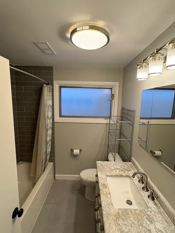 $3,200 | 9128 Birch Avenue, Morton Grove, IL 60053