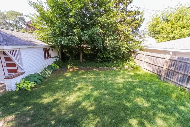 $3,200 | 9128 Birch Avenue, Morton Grove, IL 60053