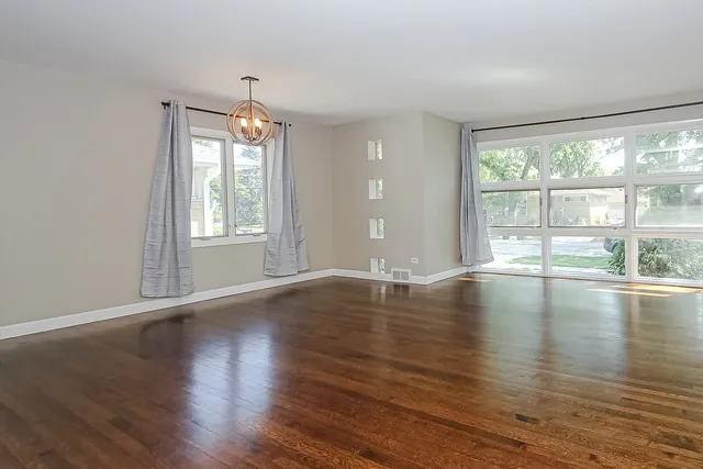 $3,200 | 9128 Birch Avenue, Morton Grove, IL 60053