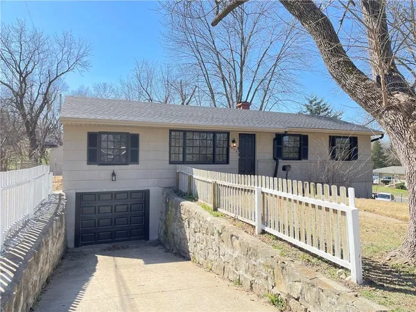 $199,900 | 8955 East 54th Street, Raytown, MO 64133