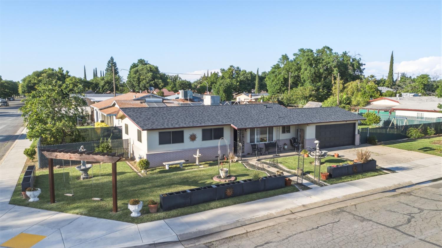 1843 West 8th Street Merced, CA 95341 - Photo 1 of 25