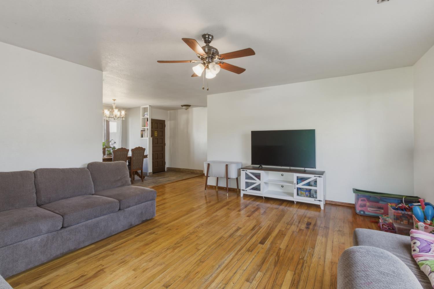 1843 West 8th Street Merced, CA 95341 - Photo 6 of 25