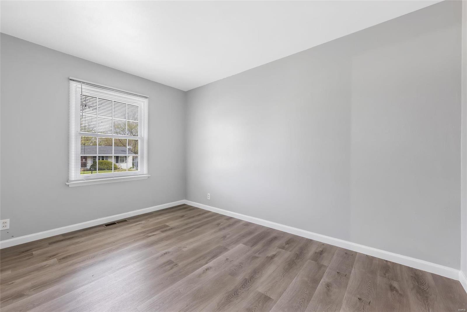 1906 Hudson Road St. Louis, MO 63136 - Photo 10 of 20 Gallery Image 10