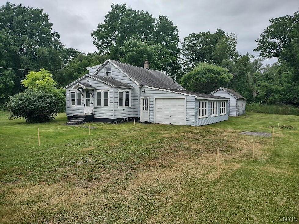 342 Belle Isle Road Geddes, NY 13209 - Photo 2 of 27 Stone/dirt driveway