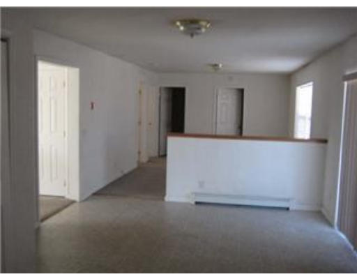 22 Wayside Road Worcester, MA 01605 - Photo 4 of 8 Gallery Image 4