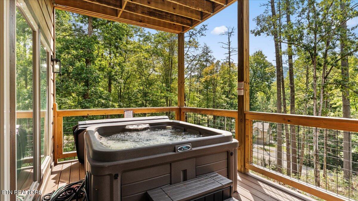 2932 Ginas Way Sevierville, TN 37862 - Photo 12 of 40 13-Main Level Deck