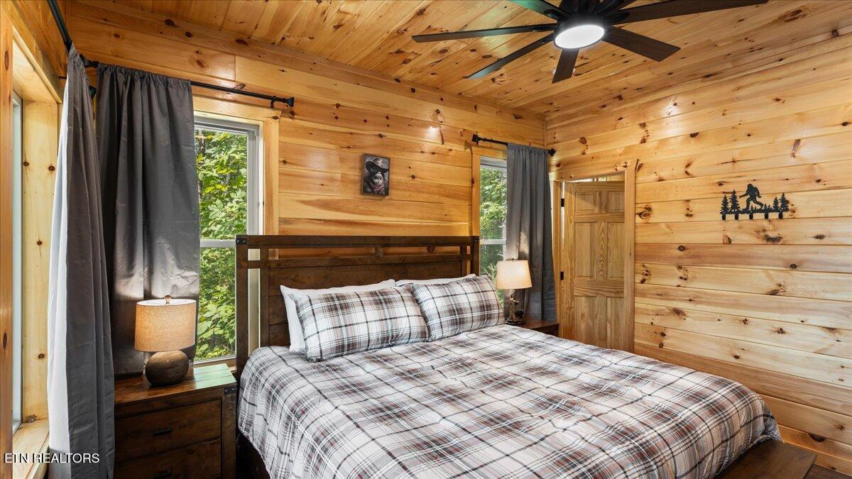 2932 Ginas Way Sevierville, TN 37862 - Photo 16 of 40 17-Bedroom 1