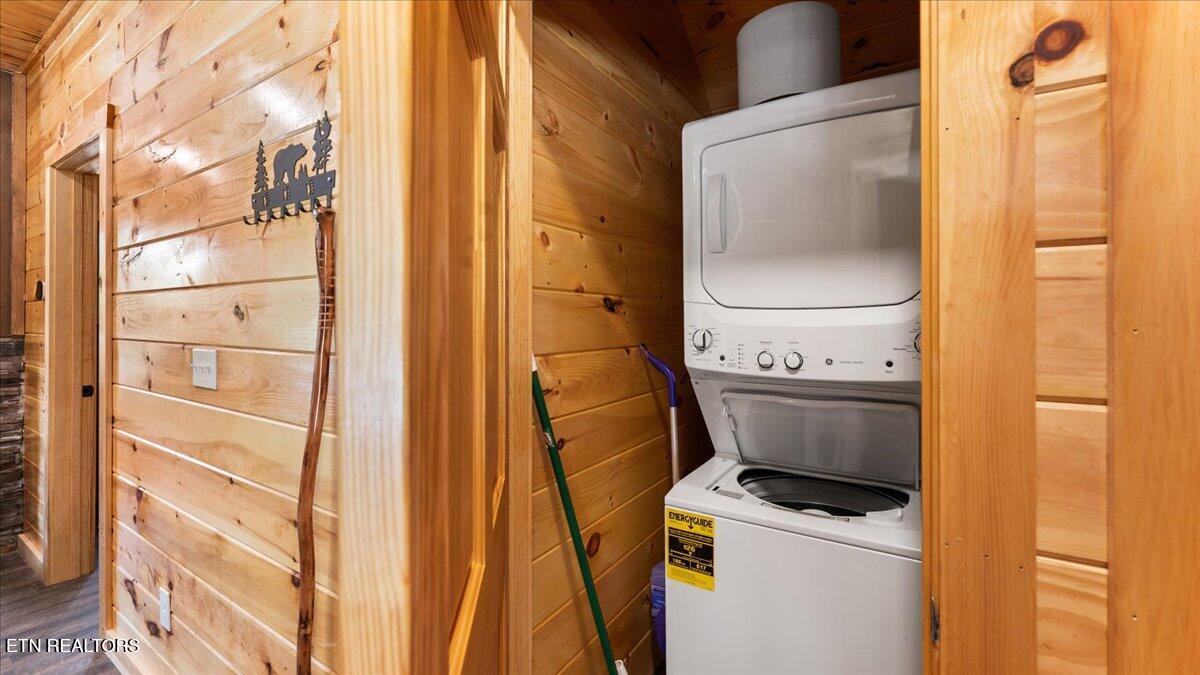 2932 Ginas Way Sevierville, TN 37862 - Photo 19 of 40 20-Laundry
