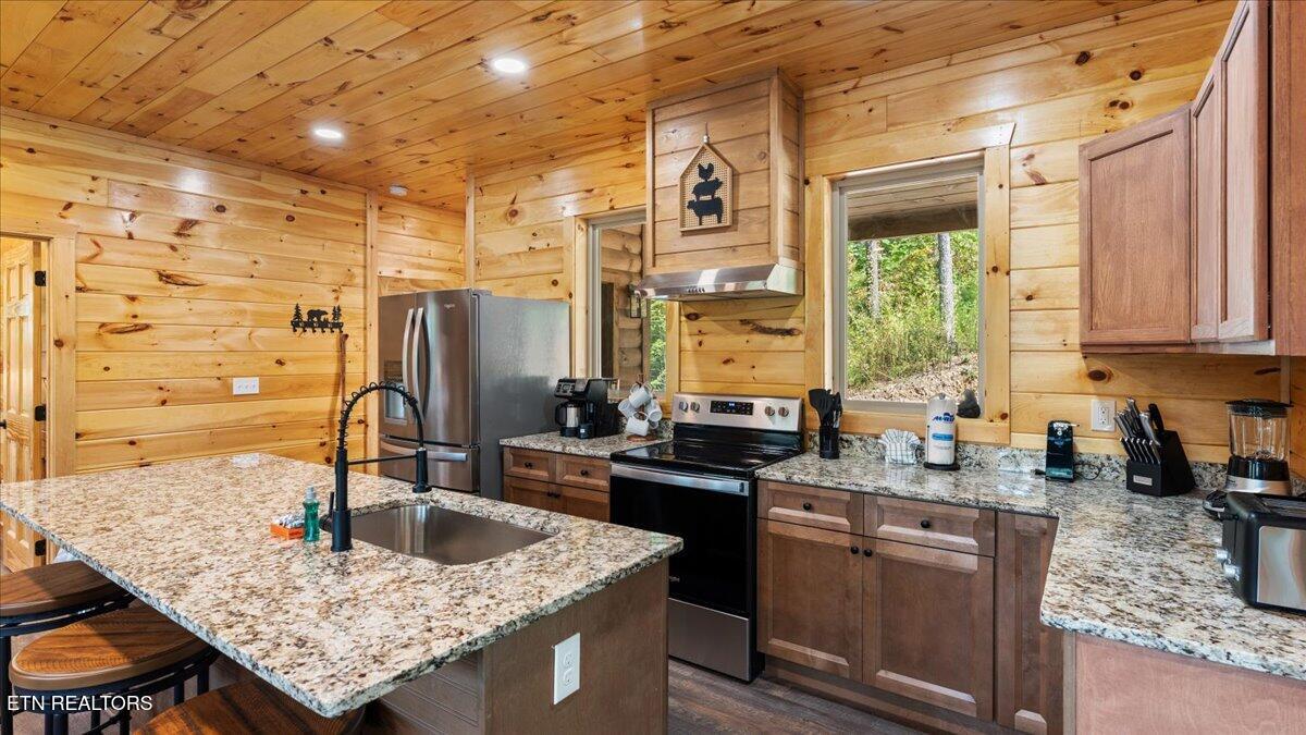 2932 Ginas Way Sevierville, TN 37862 - Photo 8 of 40 08-Kitchen