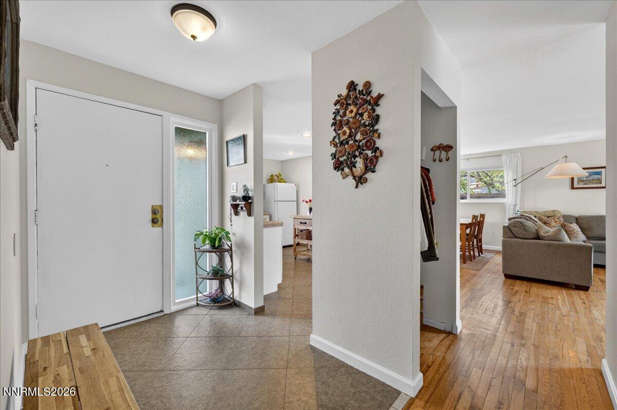 1385 Tioga Way Reno, NV 89503 - Photo 8 of 37 06-DSC_9574