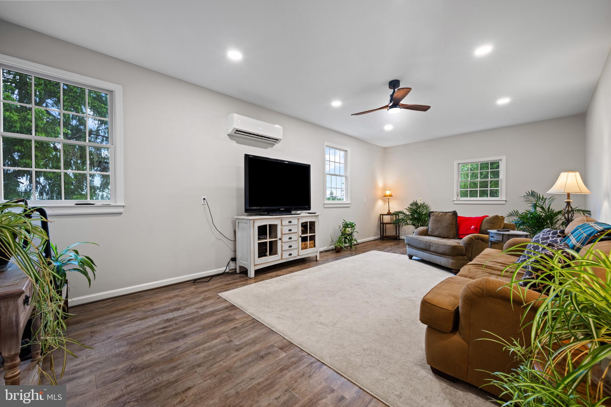 8730 Mapleville Road Mount Airy, MD 21771 - Photo 25 of 91