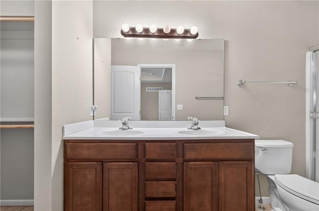 1200 Southwest Cornwall Road Raymore, MO 64083 - Photo 21 of 26