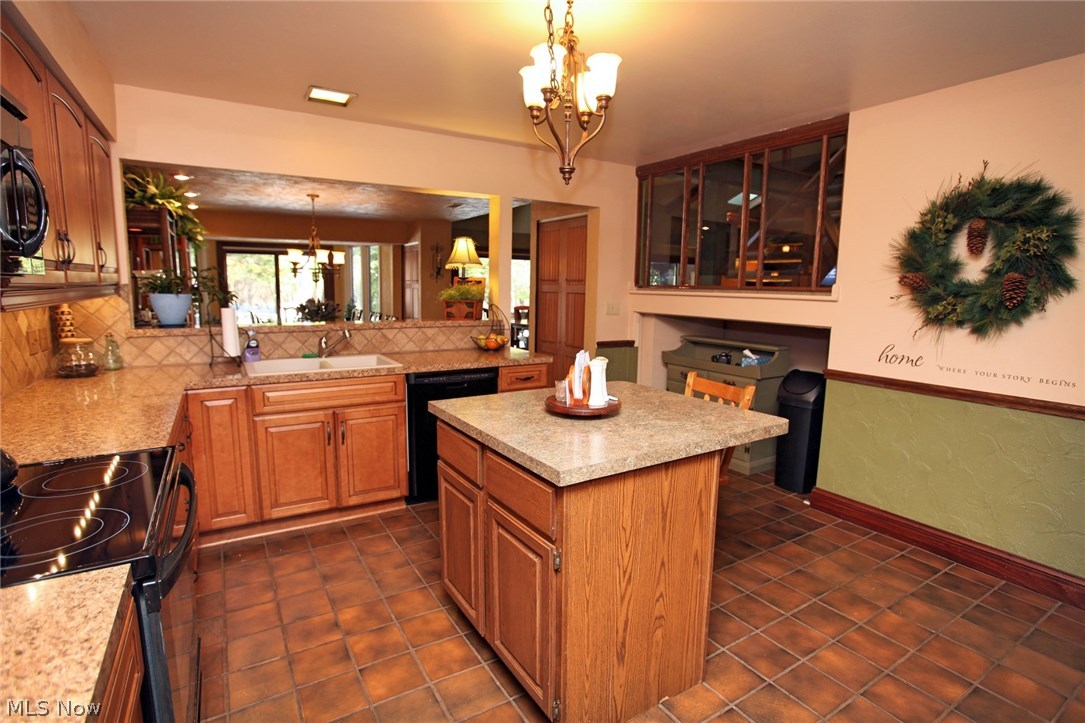 642 Hampton Ridge Drive Akron, OH 44313 - Photo 12 of 26 Gallery Image 12