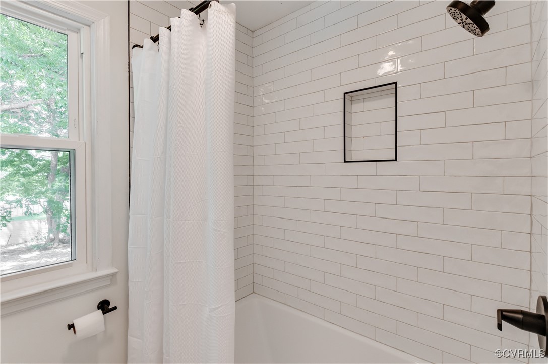 2840 Osborne Road Chester, VA 23831 - Photo 33 of 42 a bathroom with a shower