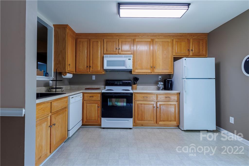5718 Lewis Road Gastonia, NC 28052 - Photo 8 of 25 Gallery Image 8